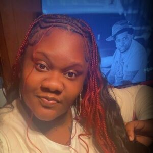 Meet your Posher, Tinisha